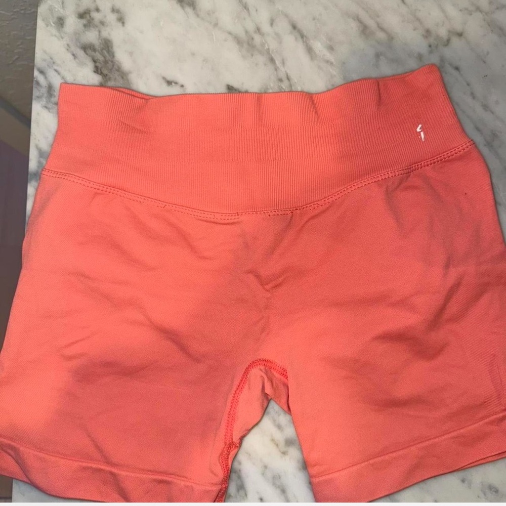 Vibrant Coral Women's impact shorts